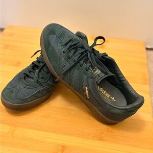 Adidas Gazelle Women 7.5 Men 6 Dark Green